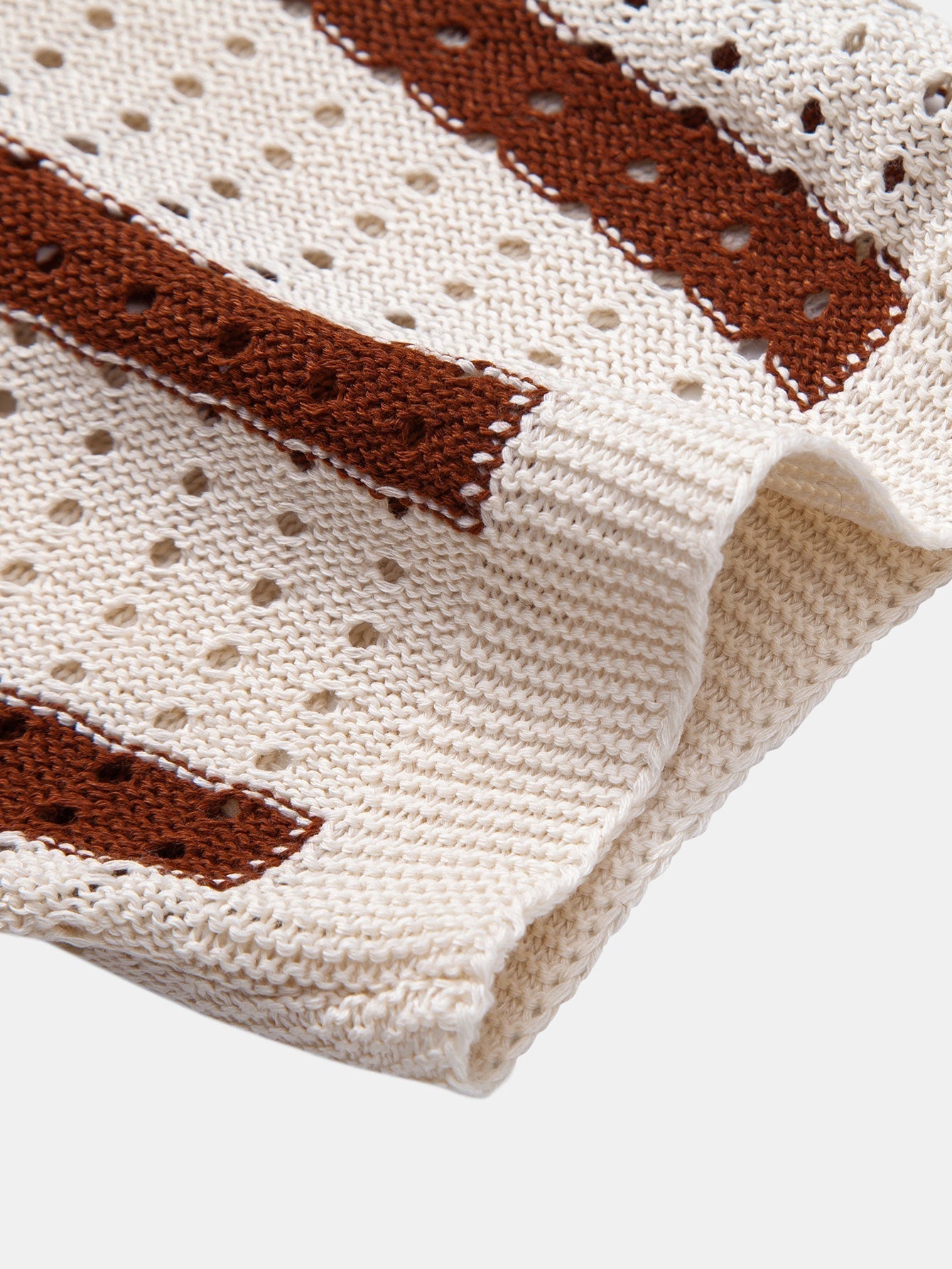 STRIPED SHIRT WITH KNITTED EYELETS & STRAIGHT-LEG LINEN PANTS