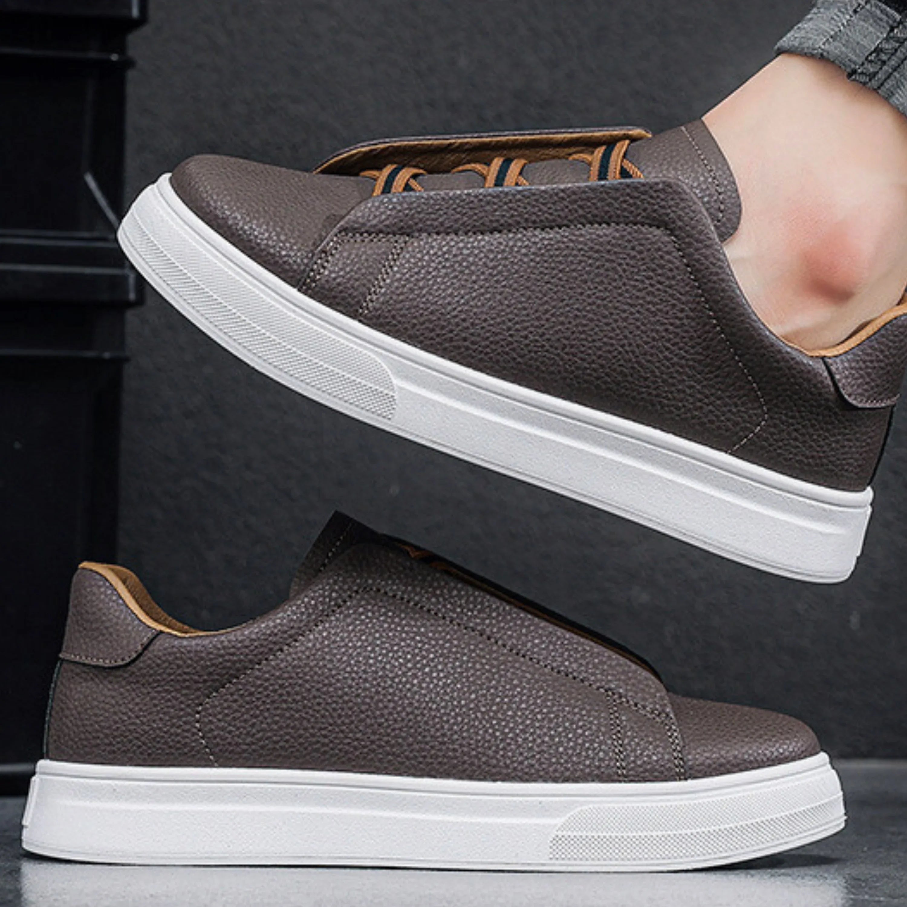 CHARLOTTE CANADA | MEN'S SLIP-ON SNEAKERS